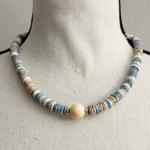 Artisan Shell Heishi With Jade Focal Point Necklace Bracelet Set - Picture 6 of 10